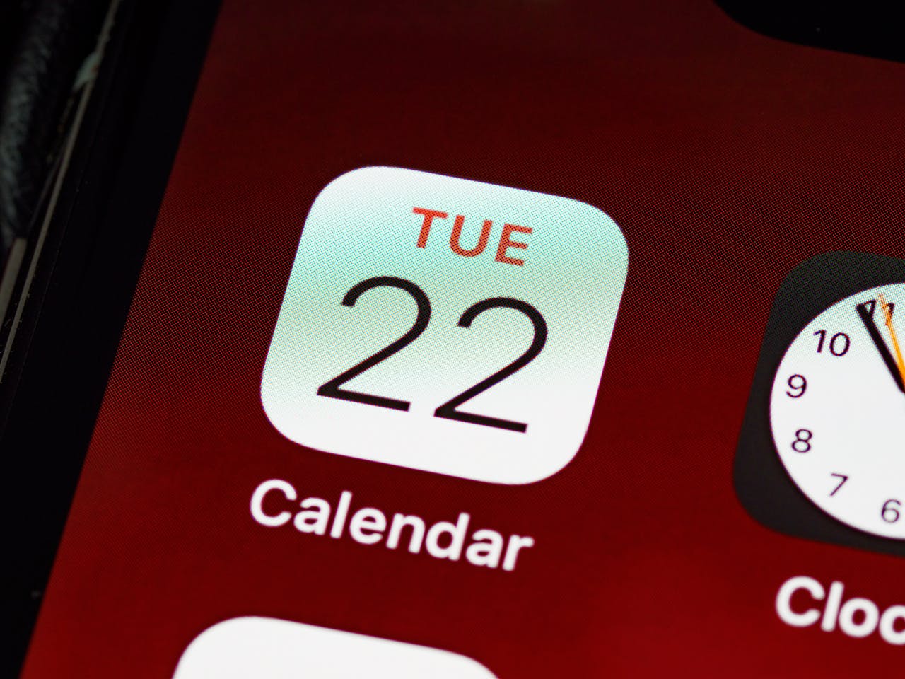 Calendario con fecha límite 30 de junio de 2026 para presentar la solicitud de regularización extraordinaria